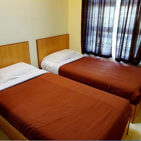פורט דיקסון Hotel Suria חדר תמונה