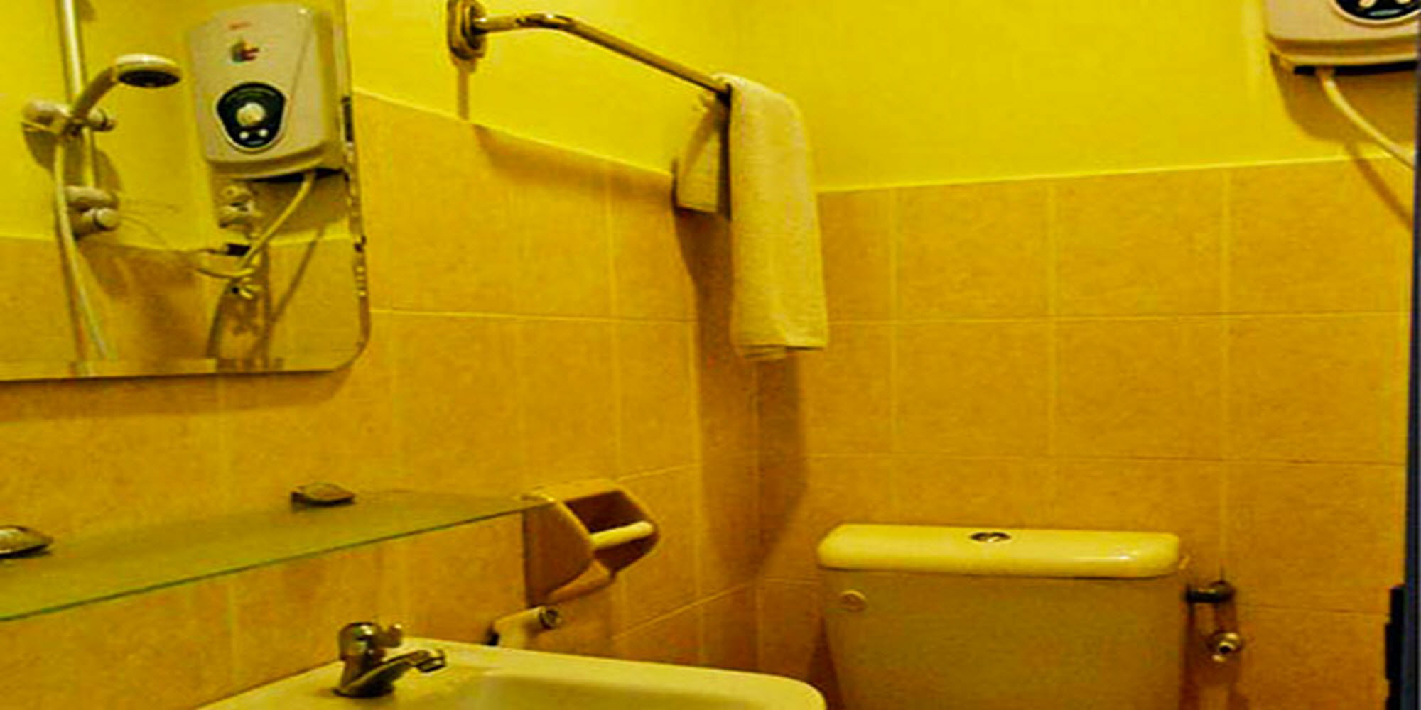 פורט דיקסון Hotel Suria מראה חיצוני תמונה